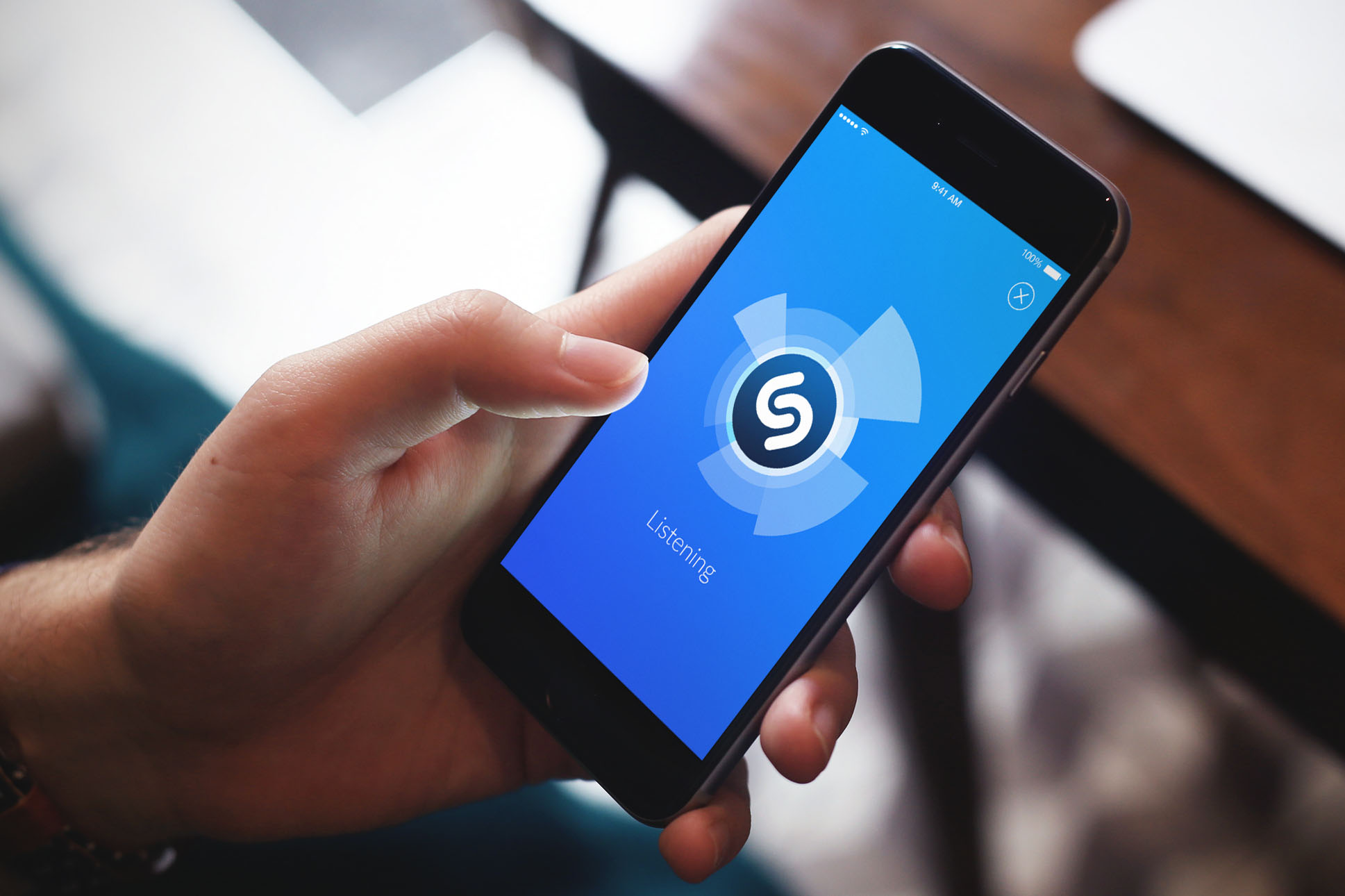 Shazam позволило российским пользователям слушать музыку онлайн бесплатно