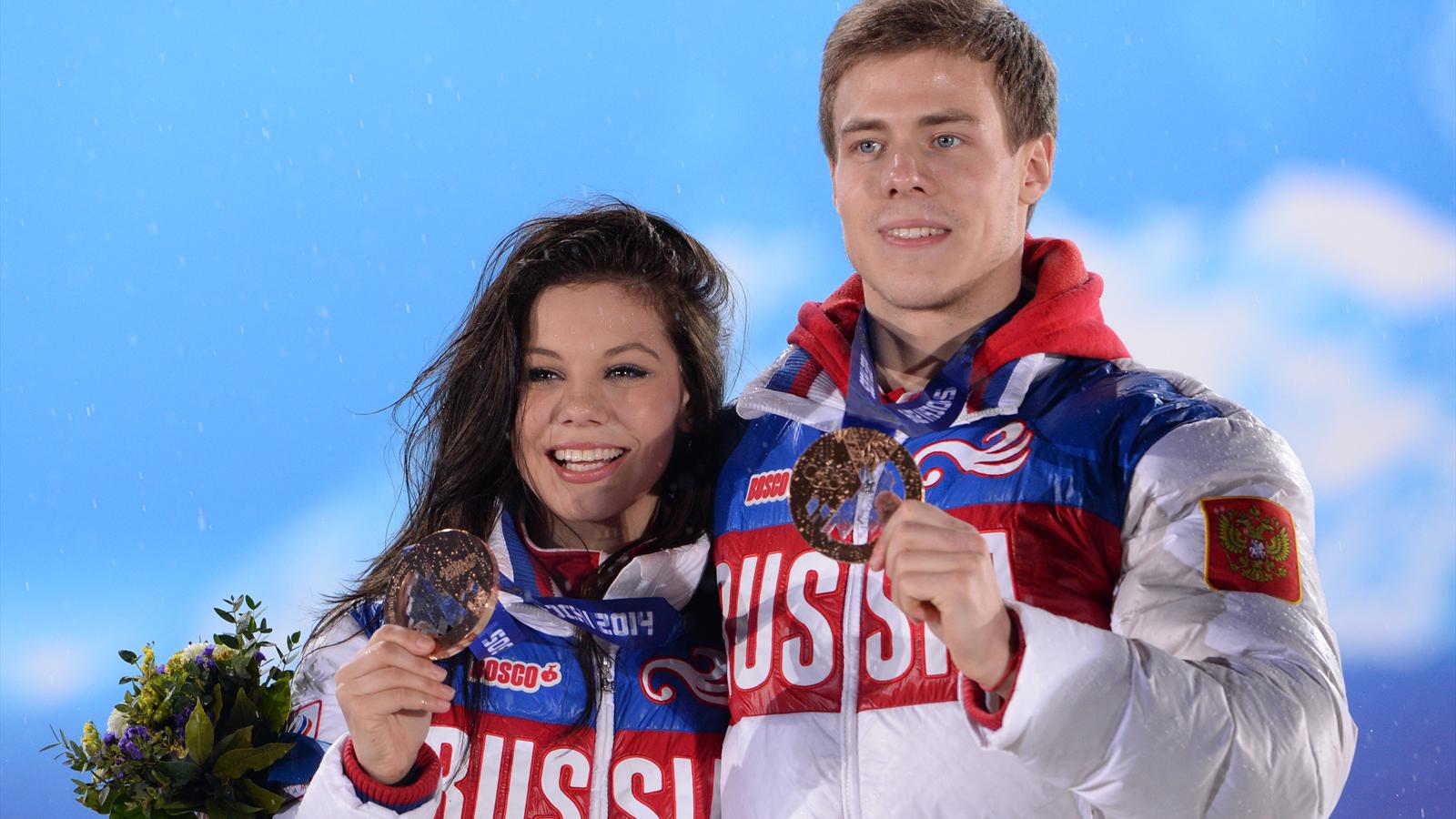 Бронзовая медаль у танцевальной пары по фигурному катанию Елены Ильиных и Никиты Кацалапова