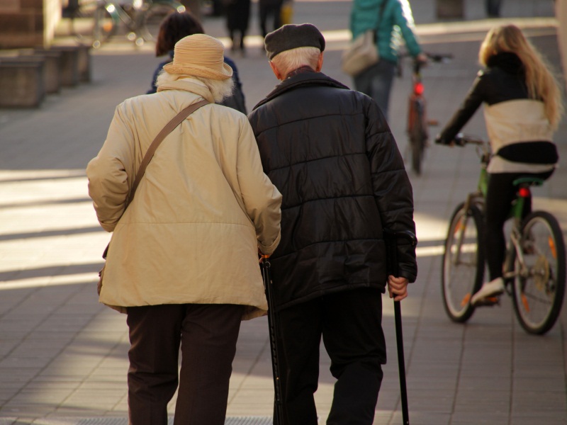 Московские неработающие пенсионеры получат надбавку 20% 