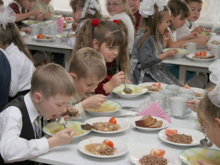 Составляем правильный режим питания для школьника