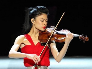 Скрипачка Ванесса Мэй готовится к соревнованиям по слалому на Олимпиаде в Сочи 2014