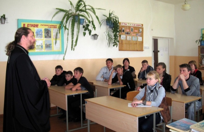 С 1 сентября московские школьники включатся в обучение предмета "Основы религиозной культуры и светской этики"