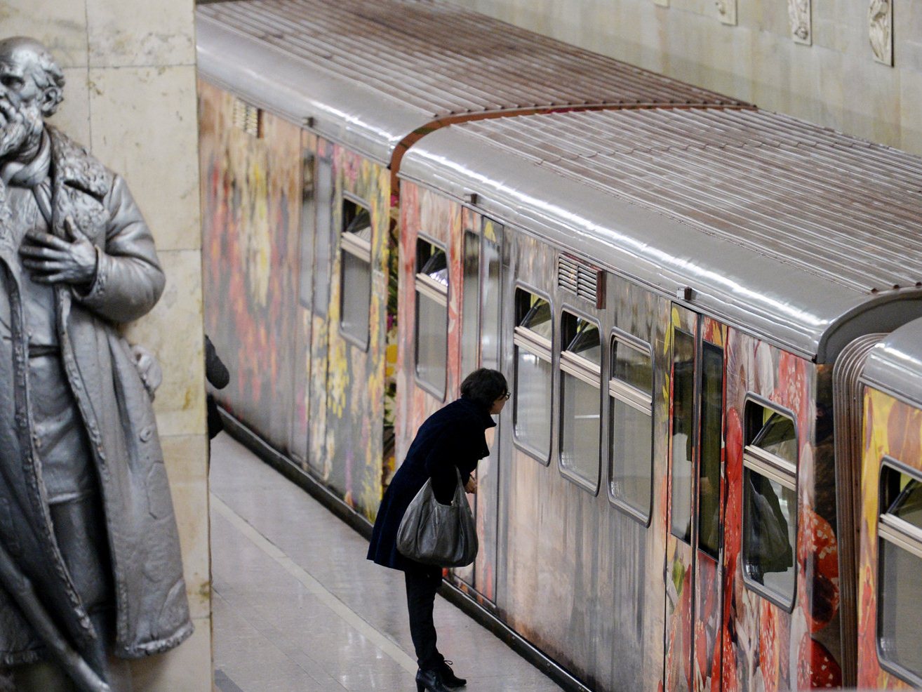 30 ноября в метро запустили поезд, посвященный русской живописи XX века