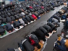 Мусульмане отмечают один из главных праздников — Курбан‑байрам