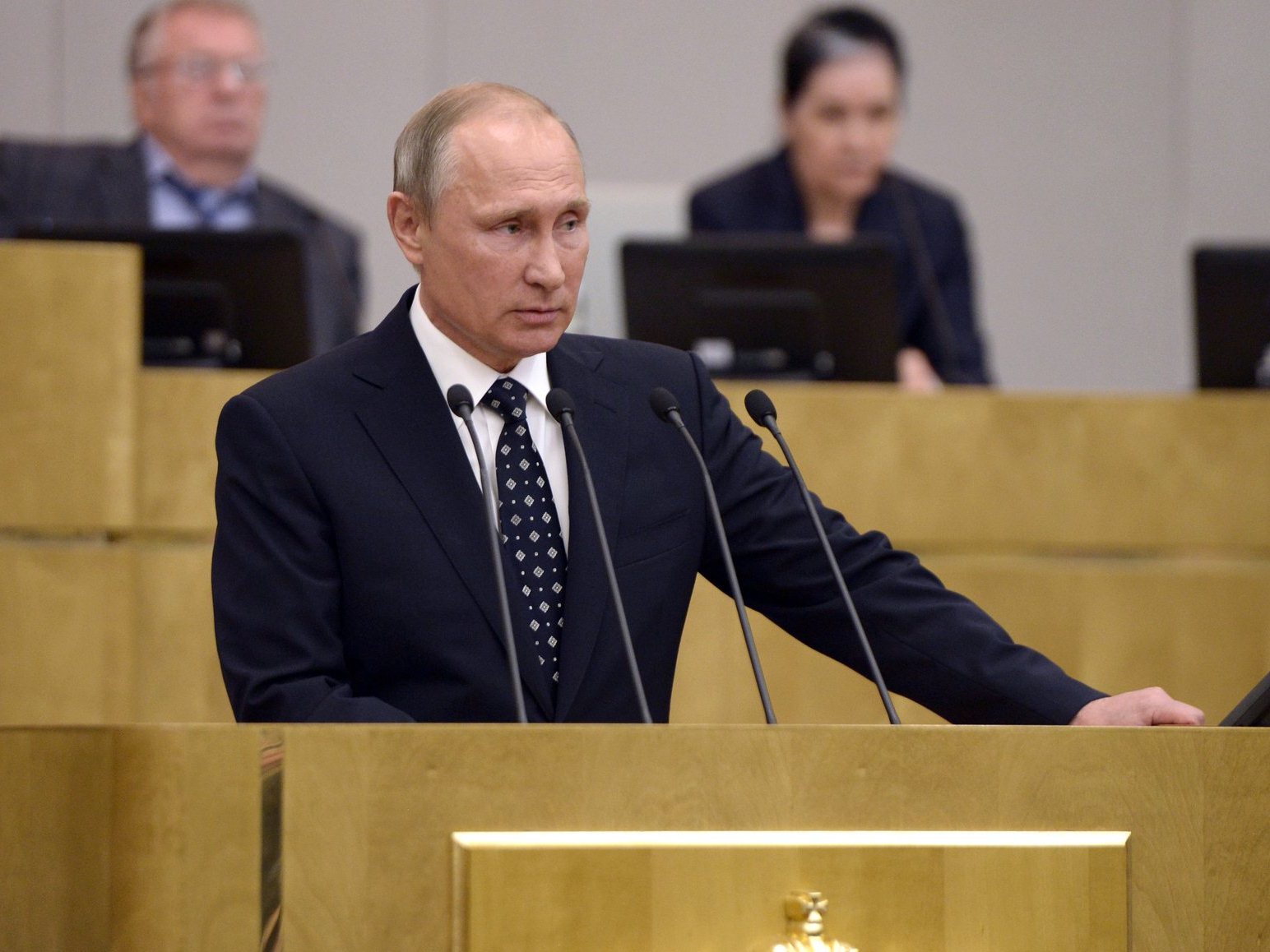 Путин призвал Госдуму строить сильную Россию