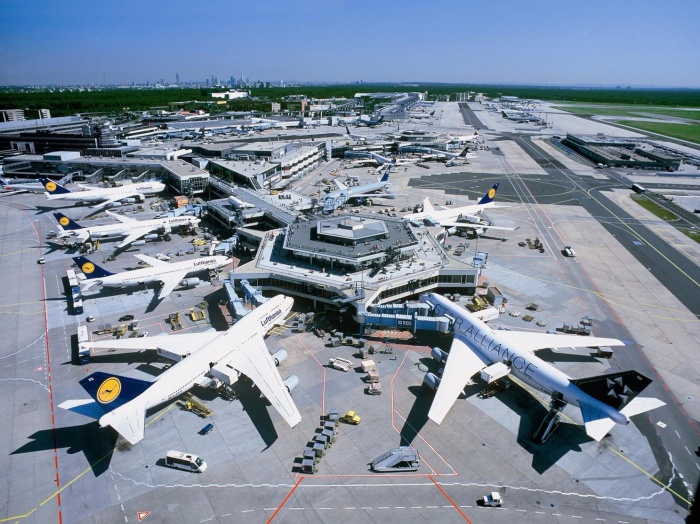 Авиакомпании будут платить новый сбор московским аэропортам 