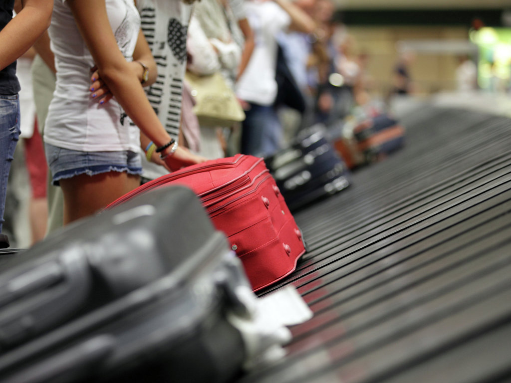 Утверждены правила возмещения ущерба туристам в сфере выездного туризма