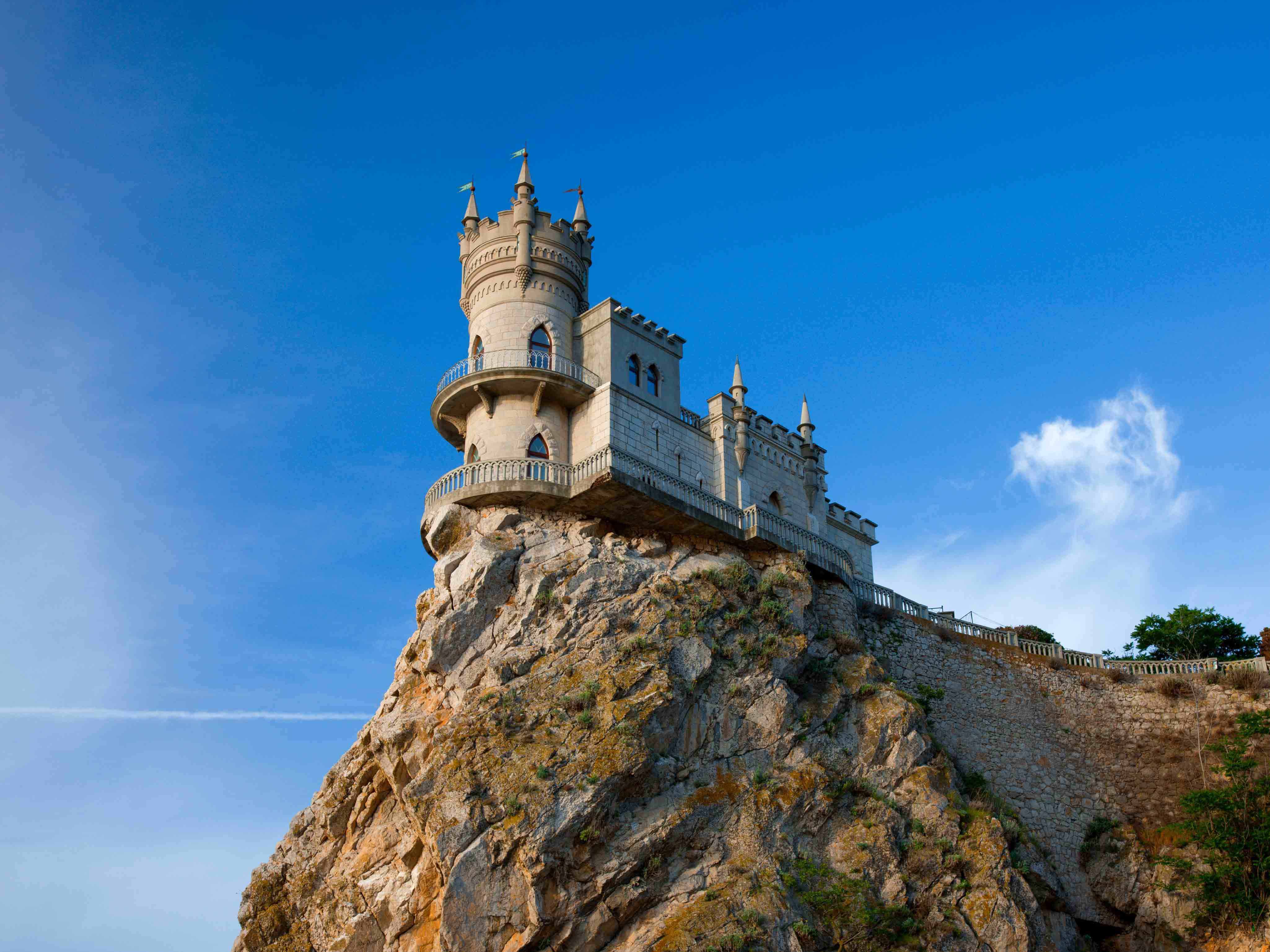 Туристы считают главным символом Крыма «Ласточкино гнездо»