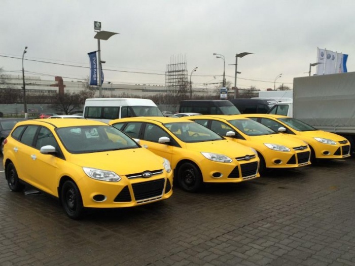 Все московские такси должны быть желтого цвета к концу 2016 года