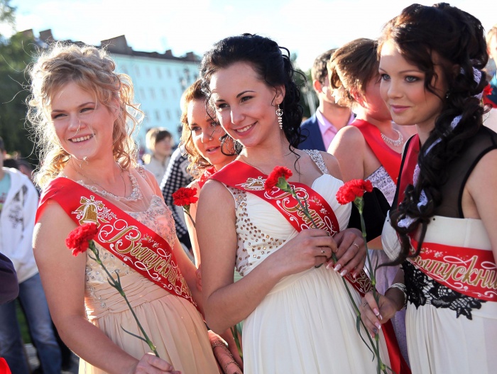 Для выпускников в Кремле выступят духовые оркестры и артисты цирка