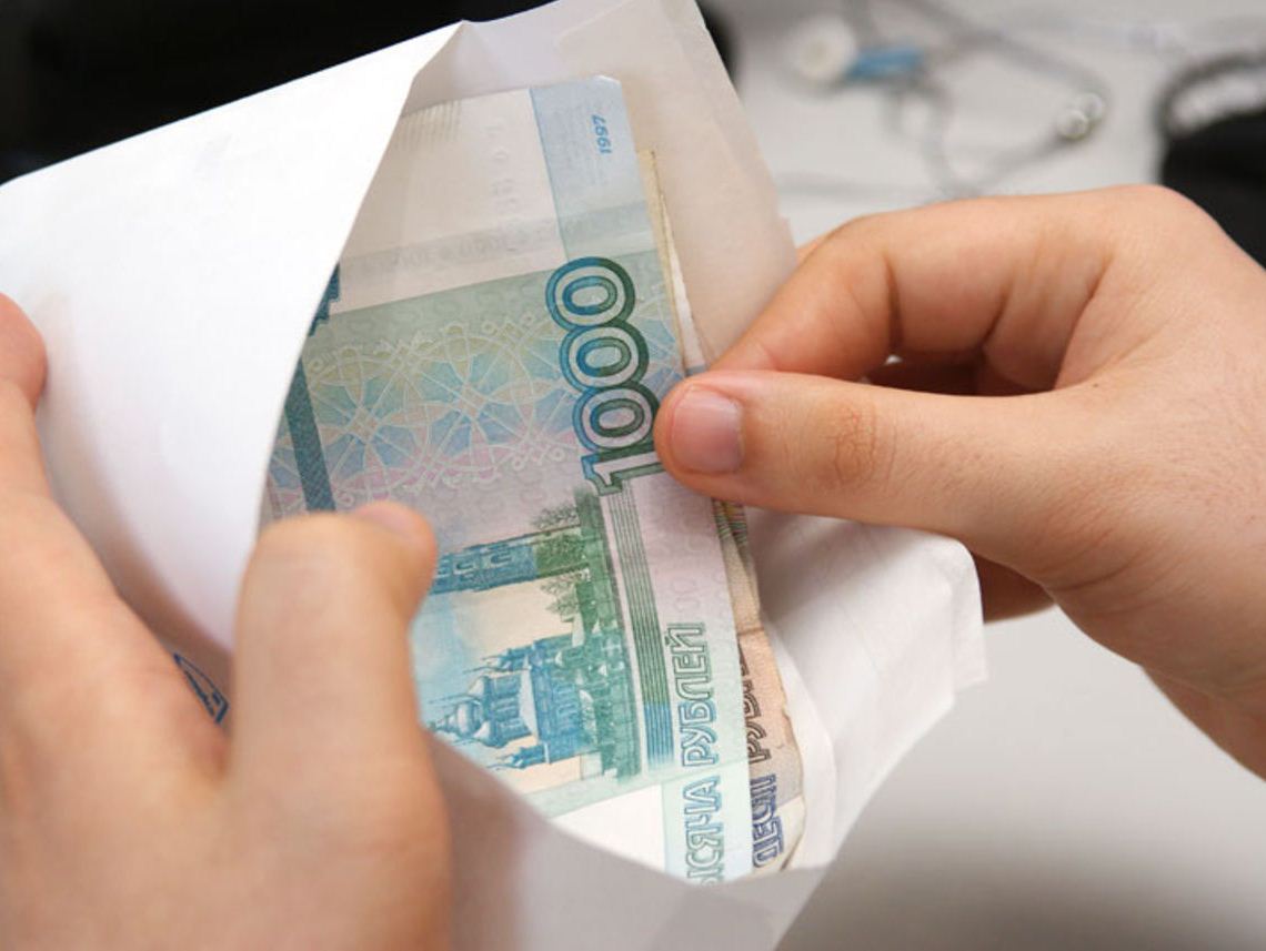 10% работающих в России получают зарплату в конвертах