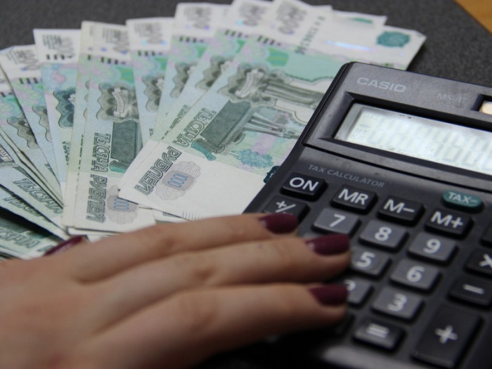 Эксперты определили долю россиян с зарплатой свыше 75 тыс руб в месяц
