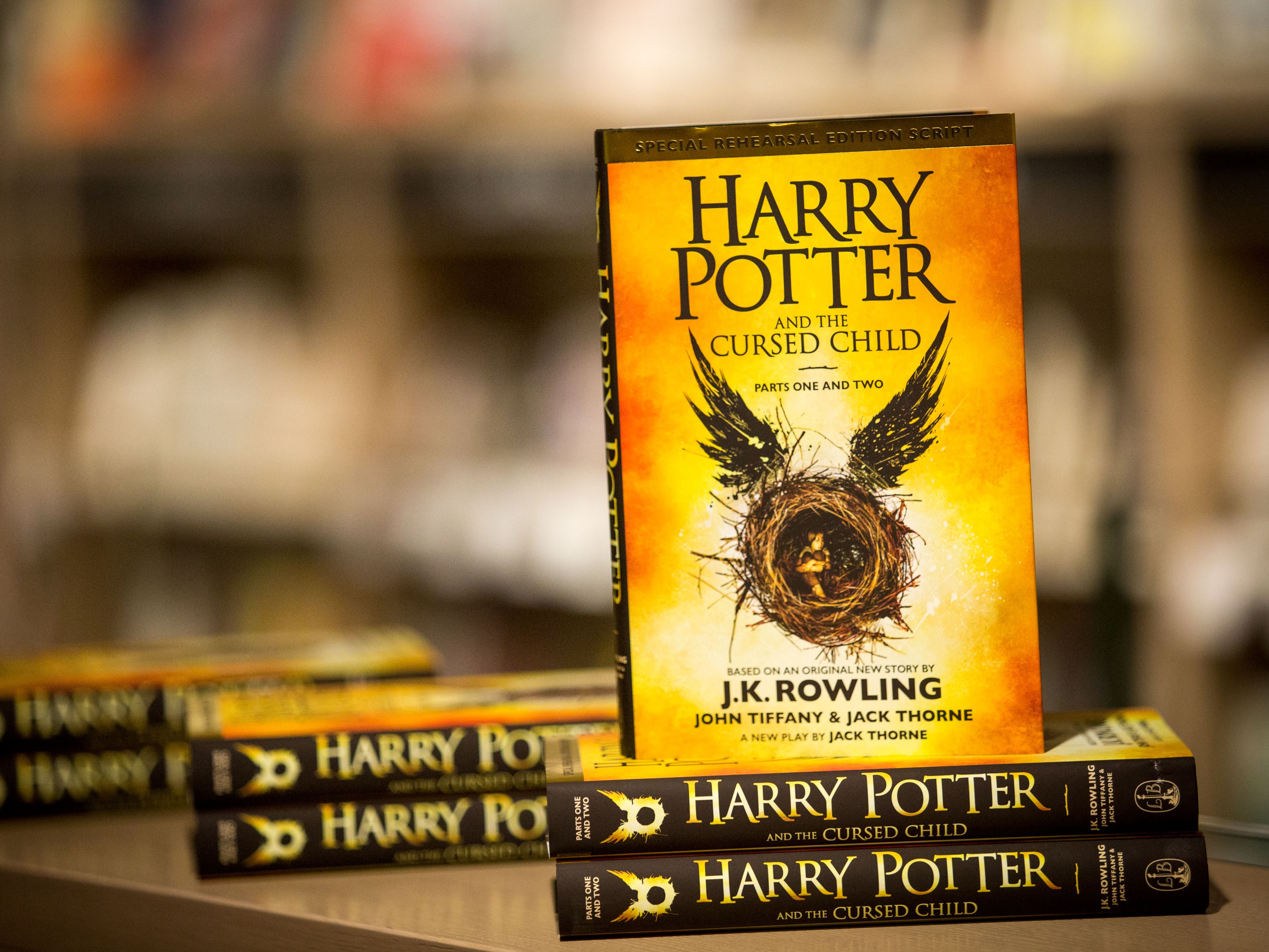 Восьмая книга о Гарри Поттере поступила в продажу