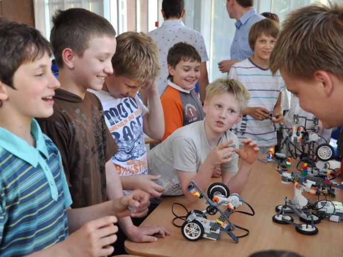 Российские школьники будут состязаться по инженерному делу