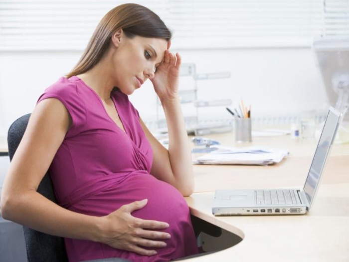 Из расчета пособий по беременности и родам 2011 будут вычитать больничные