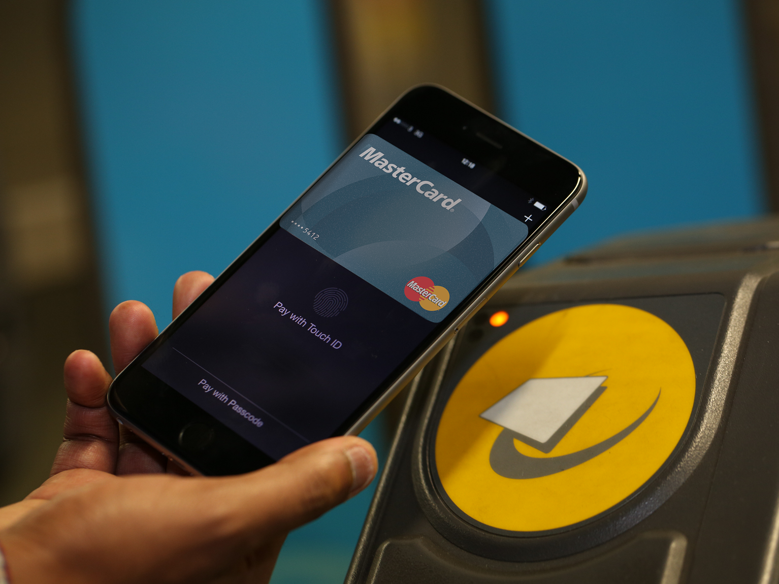 Поездку на МЦК теперь можно оплатить через Apple Pay
