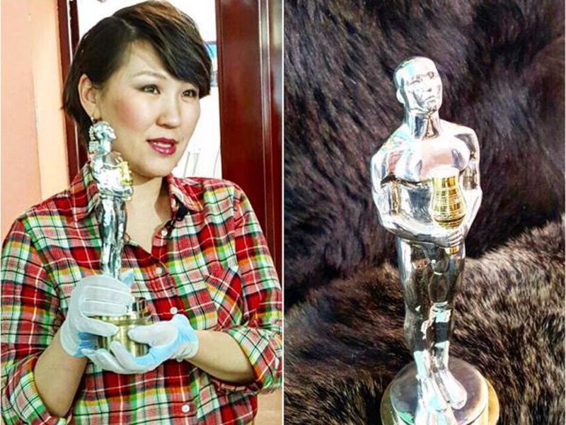 Жительницы Якутии собрали 1,5 кг серебра, чтобы отлить «Оскара» для Ди Каприо 