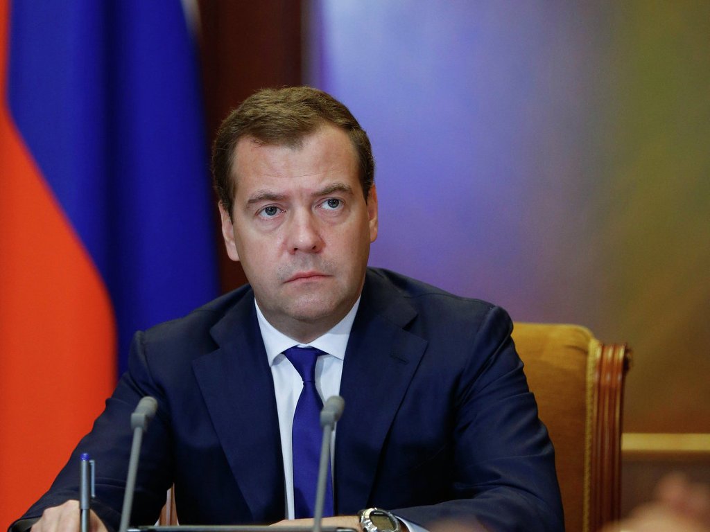 Медведев: половина госпрограмм исполняется неэффективно