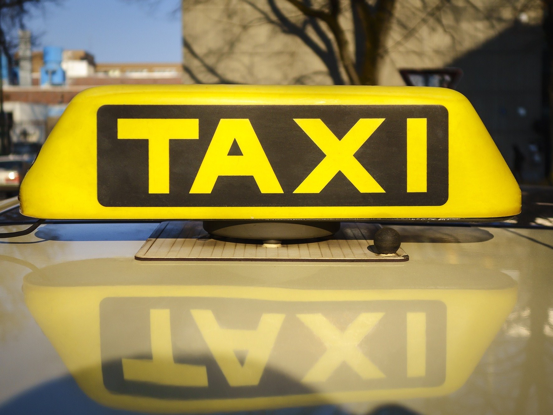 Московских таксистов-нарушителей будут штрафовать онлайн
