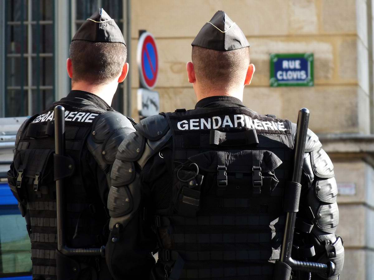 Приложение, предупреждающее о теракте, запустили во Франции