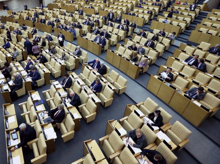 Закон о лишении депутатов Госдумы мандата за 30 дней прогулов одобрен Советом Федерации