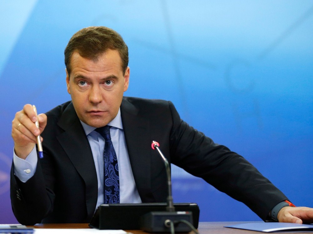 Медведев призвал общество изменить отношение к предпринимателям