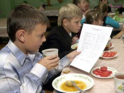 Как изменится питание с нового учебного года в школах и детских садах?