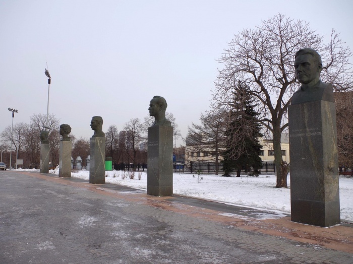 Четырем космонавтам в Москве установили прижизненные памятники    