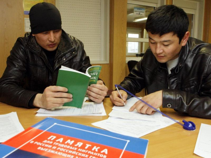 Иностранцев могут департировать из России с 1 января за незаконную трудовую деятельность