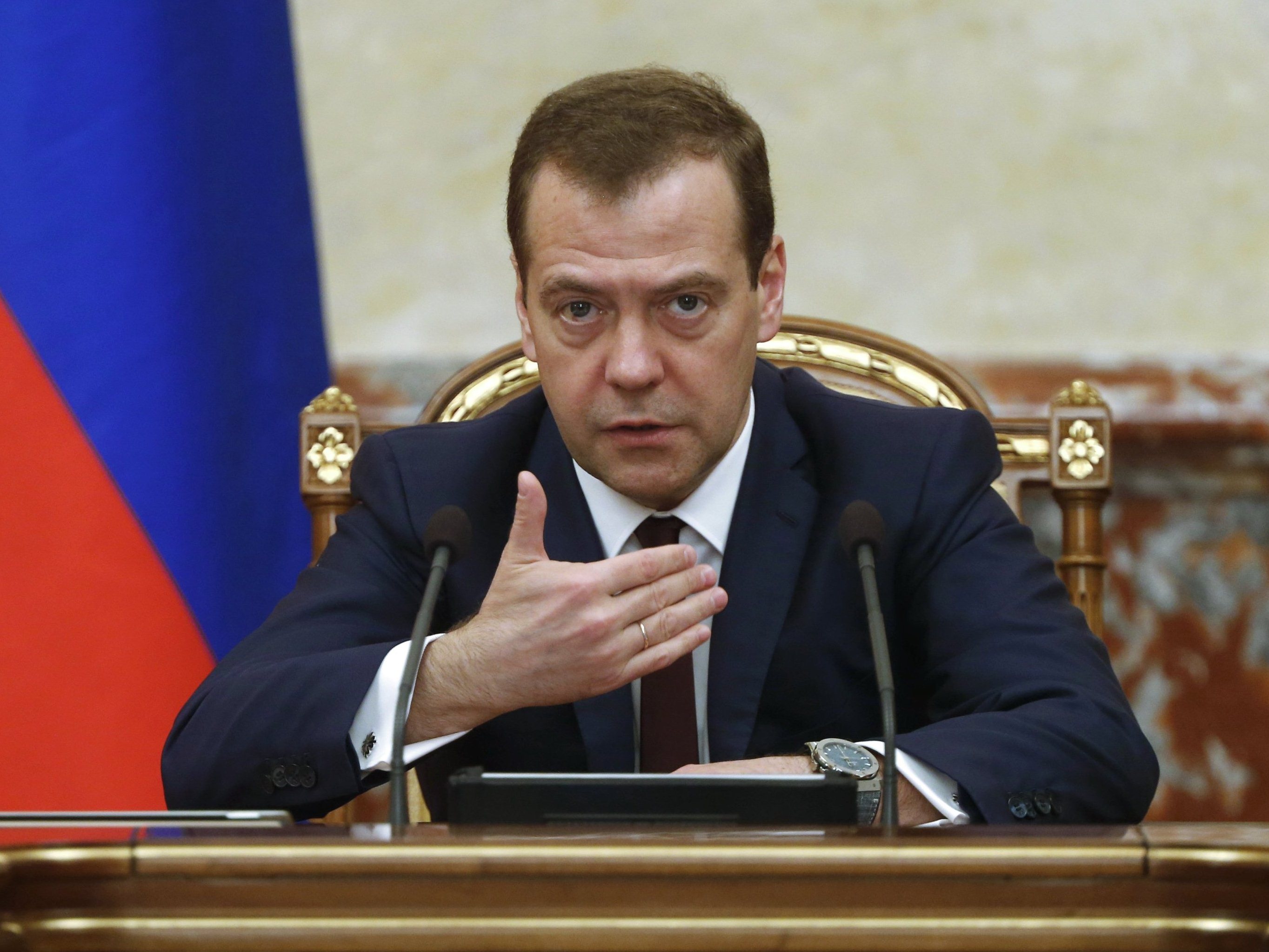 Медведев призвал воздержаться от раздувания бюджетных расходов