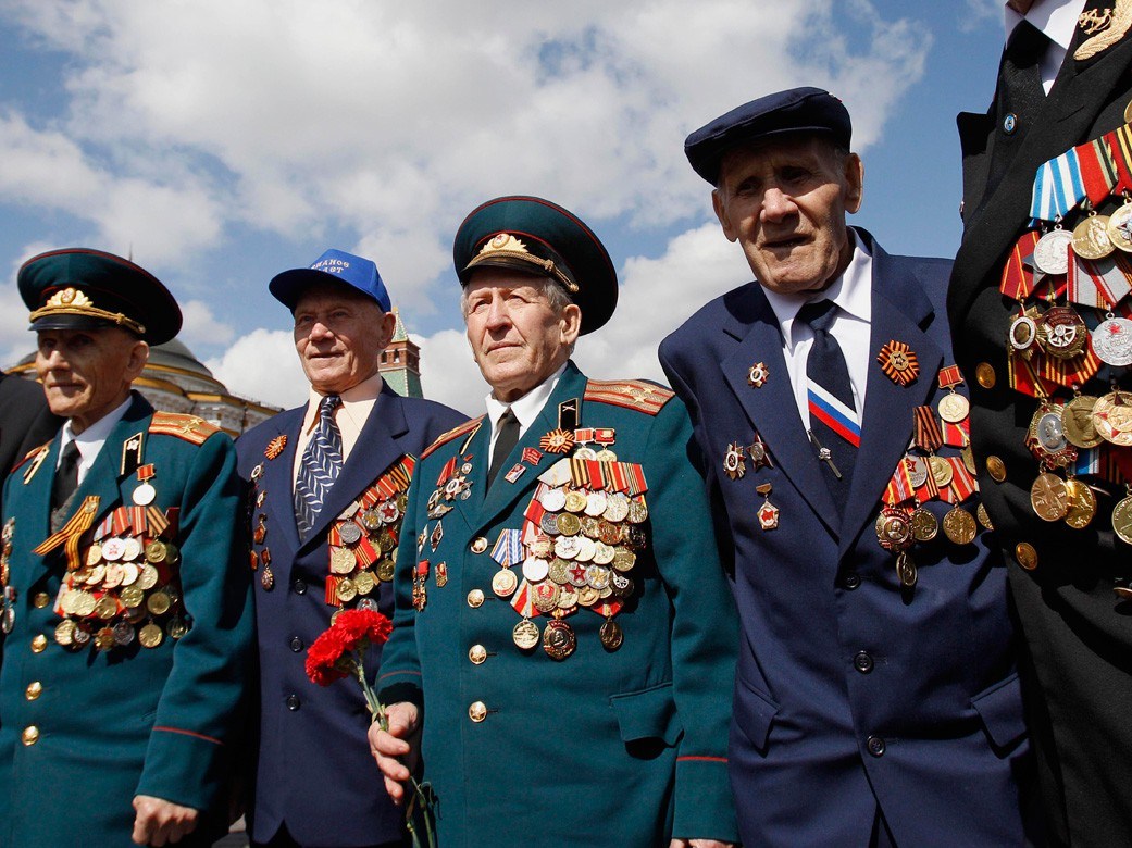 Пенсия ветеранов войны в ближайшие три года должна превысить 40 тысяч рублей