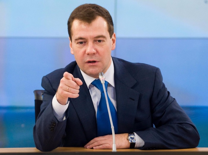 Медведев поручил подготовить доклад о выполнении национального плана противодействия коррупции