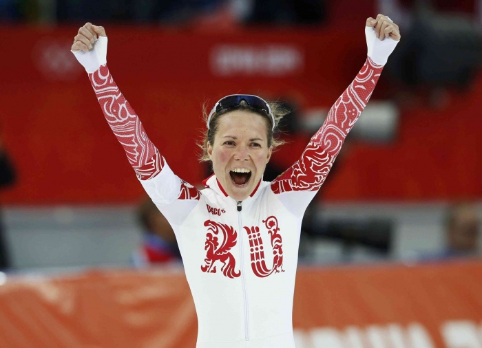 Российская конькобежка Ольга Граф выигрывает первую бронзовую медаль в Сочи 2014