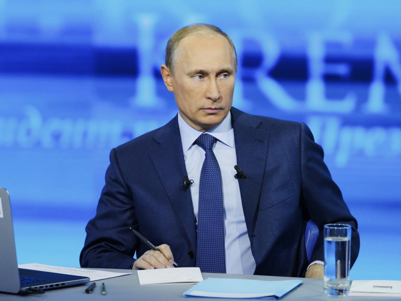 Прямая линия с президентом РФ Владимиром Путиным длилась почти 4 часа