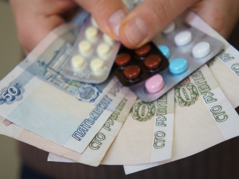 Федеральный бюджет РФ уменьшится на 30 млрд рублей за счет льготных лекарств
