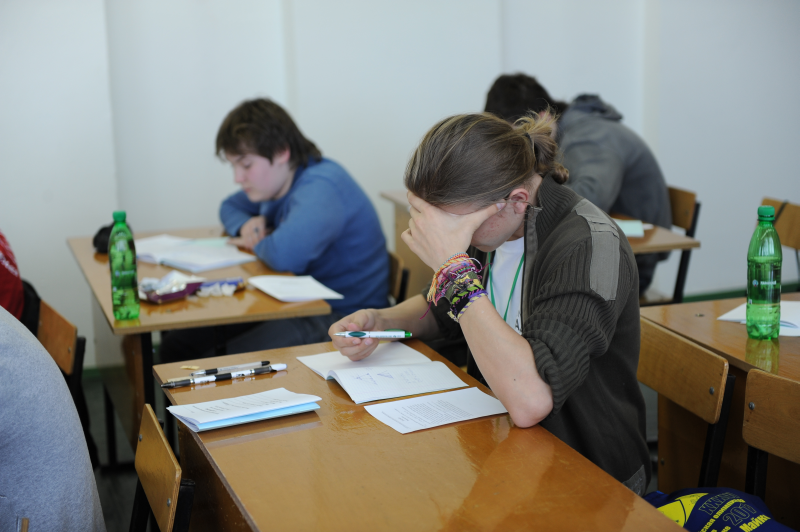Девятиклассники в 2014 году будут сдавать экзамены по математике и русскому языку