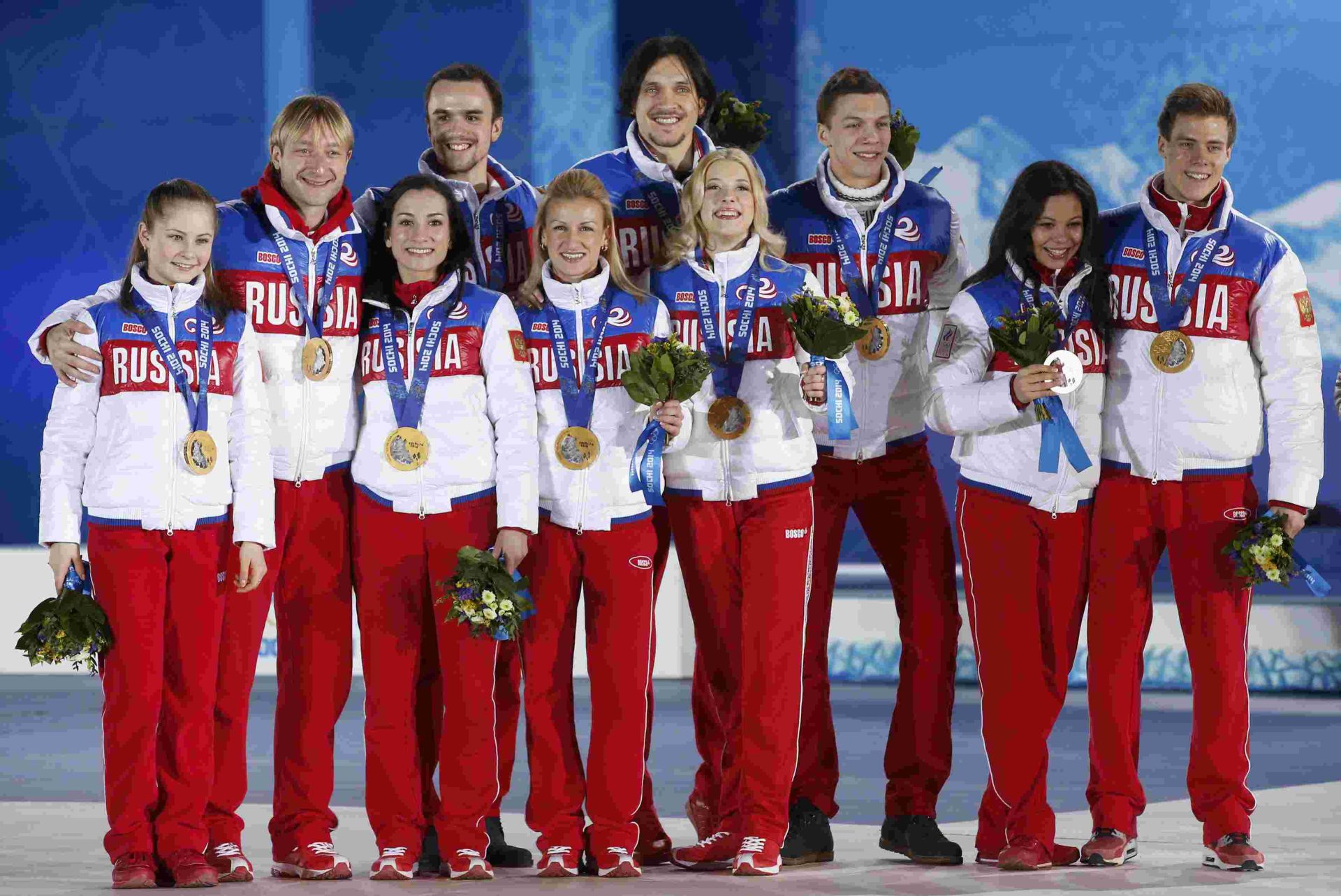Сборная России по фигурному катанию завоевала первое золото в командном турнире в Сочи 2014