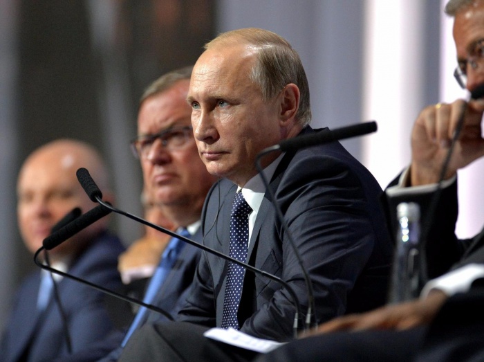 Путин выступил в роли переводчика с немецкого на форуме ОНФ