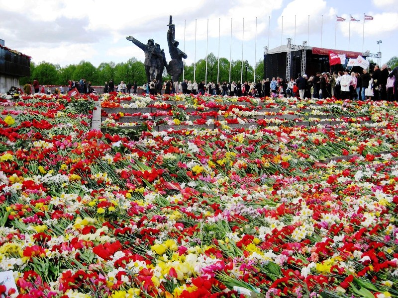 Памятную акцию "Бессмертный полк" вновь проведут в Латвии в День Победы 