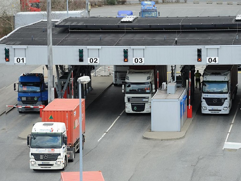 Транспортный налог для грузовиков планируется отменить с 1 апреля 2016 года