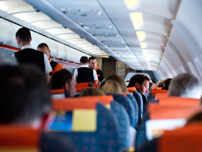 Какие меры наказания и штрафы установлены для дебоширов в самолетах и на транспорте
