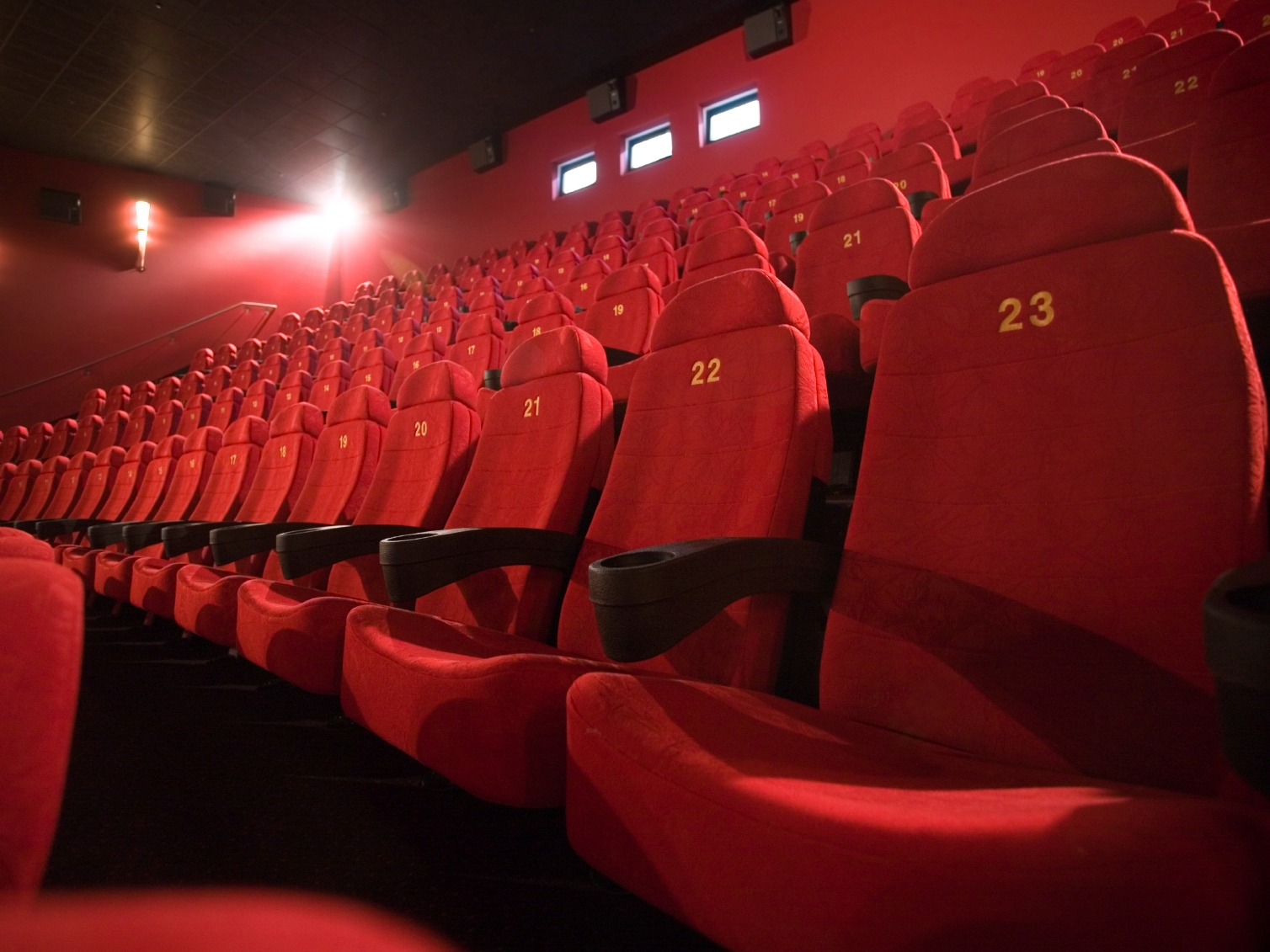 В прошлом месяце россияне поставили антирекорд по посещению кинотеатров