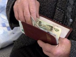 С 1 января 2013 года московские доплаты пенсионерам будут начислять, если прожил не менее 10 лет в столице