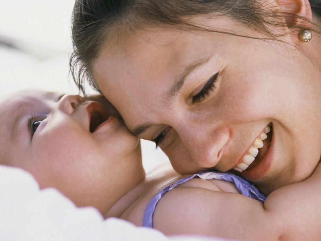 Косметика влияет на материнские инстинкты