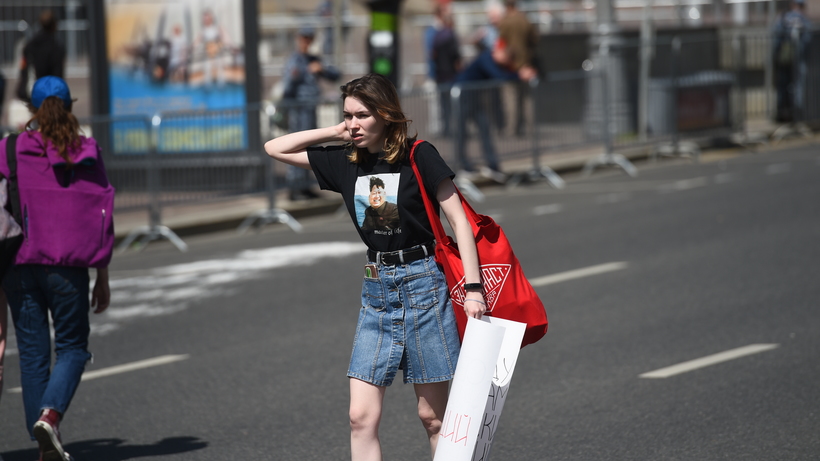 Корреспондентов в РФ могут обязать носить опознавательные жилеты на митингах