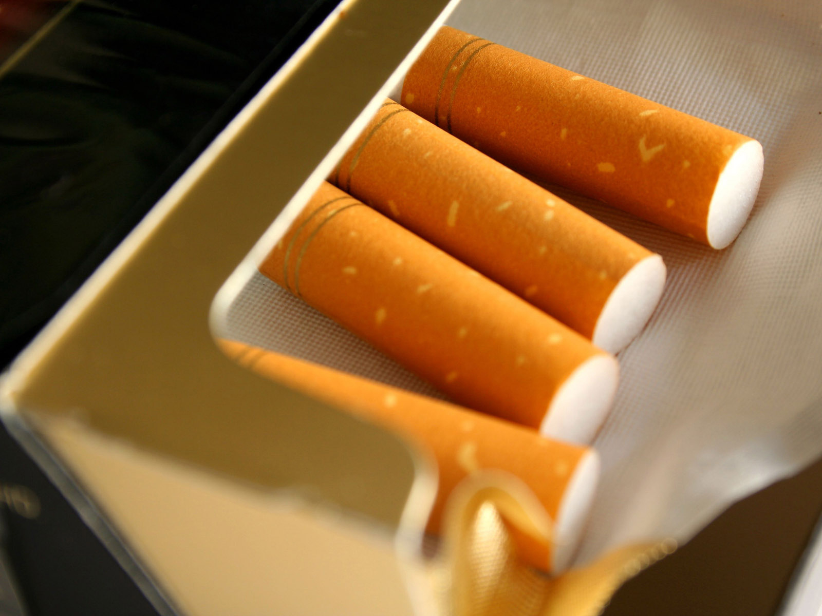 Минздрав предлагает запретить продажу сигарет гражданам, родившимся в 2015 году и позднее