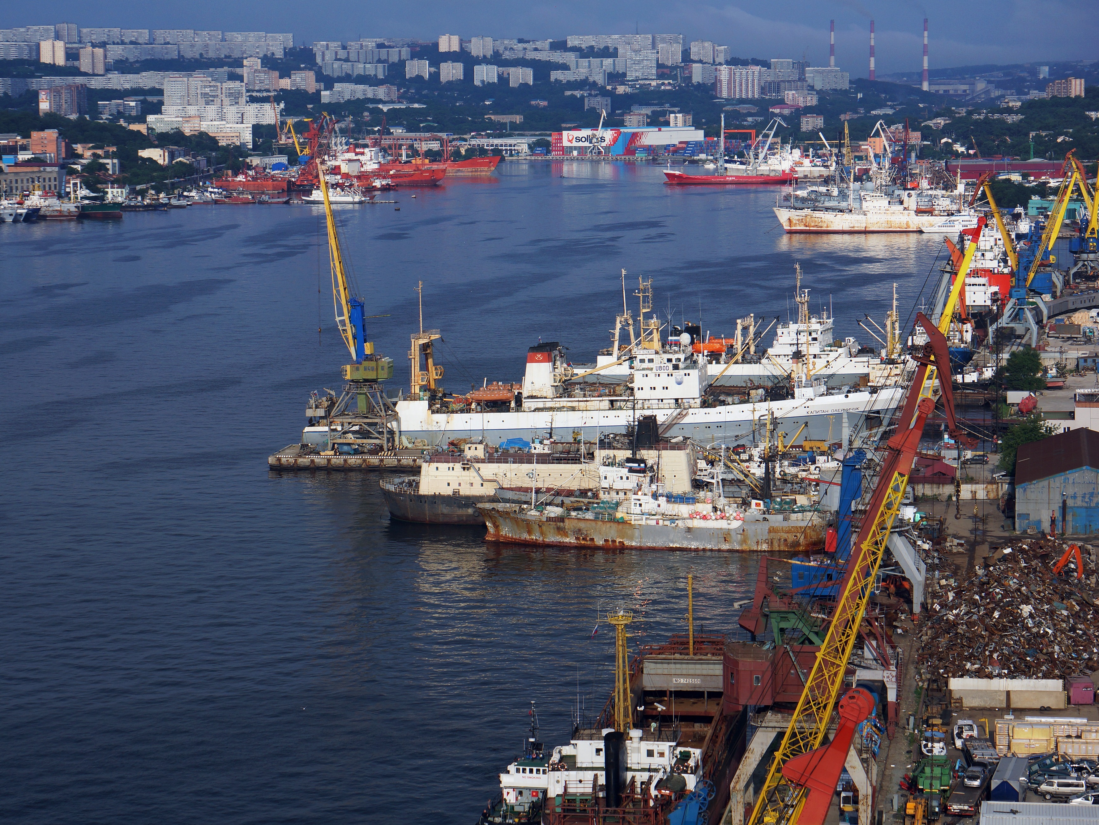 В Госдуму внесен закон об упрощении въезда иностранцев в порт Владивосток