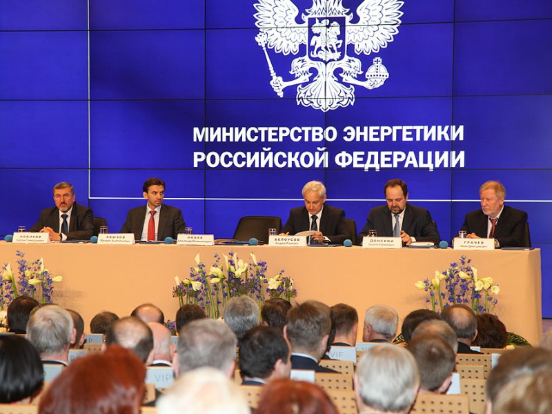 Россия поедет на встречу нефтедобывающих стран 17 апреля