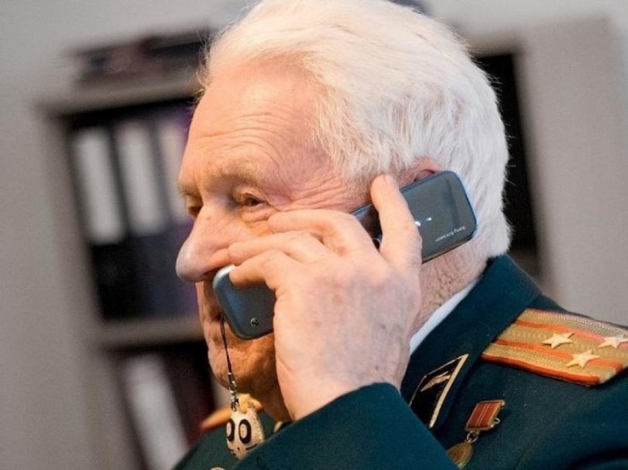 С 1 мая ветераны войны и блокадники смогут бесплатно звонить по телефону