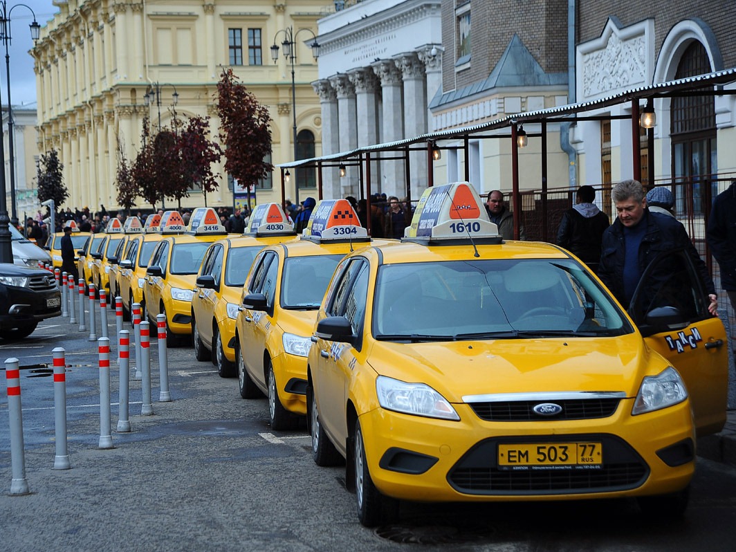 Более 80% пользователей такси, заказывают его через интернет